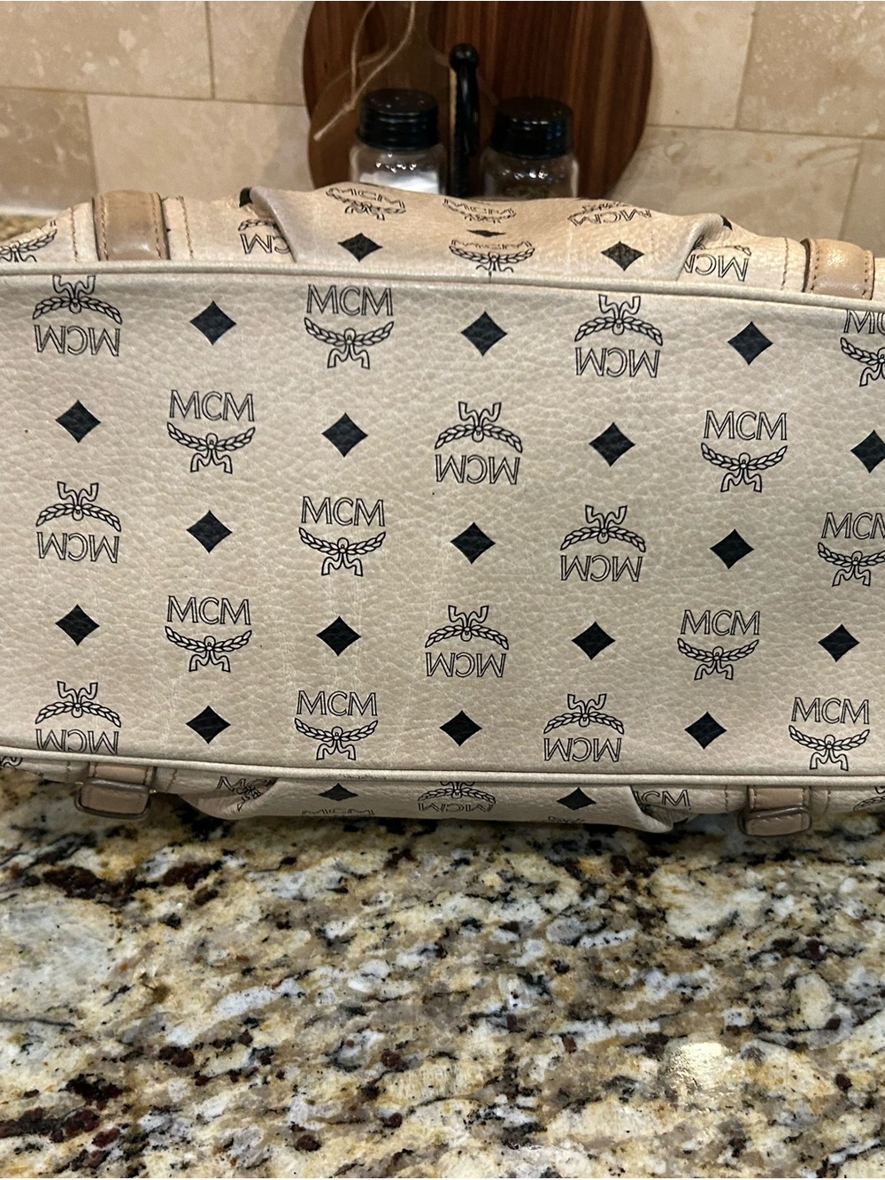 MCM All-Leather Visetos Tote – Beige Monogram - Picture 6 of 8